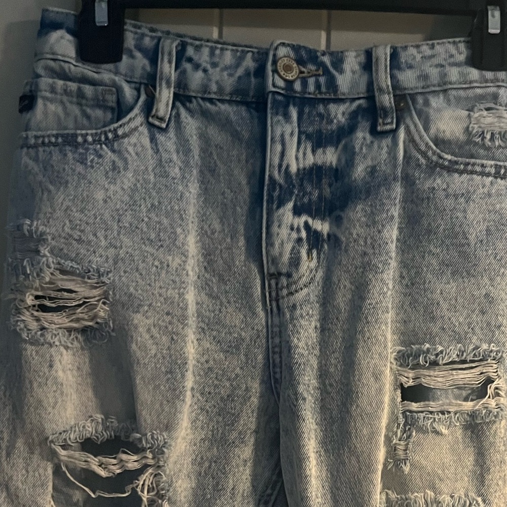 KanCan distressed Jeans shredded buttom with little slit